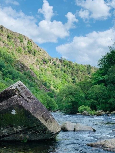 Tyn Y Simdde - Secluded Mountain Stay - Stunning Views Of Eryri ดอลเกซเซย์ ภายนอก รูปภาพ