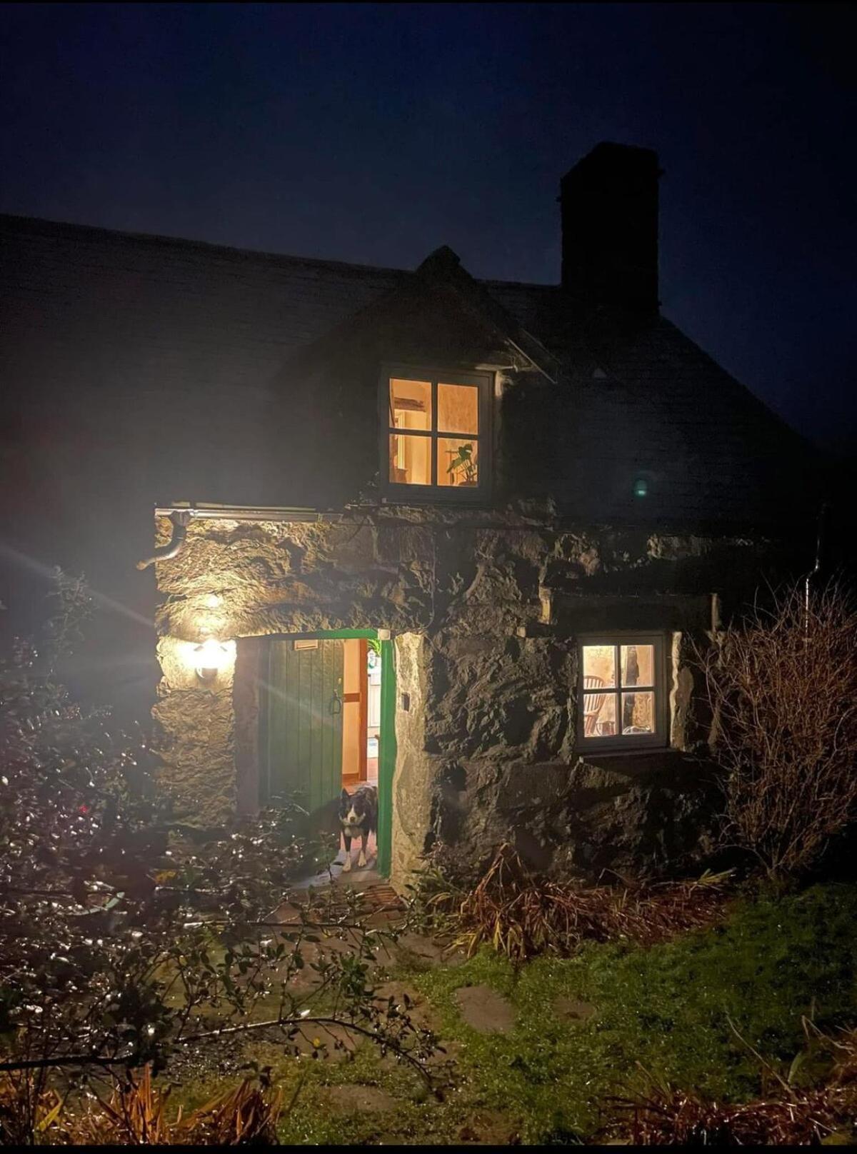 Tyn Y Simdde - Secluded Mountain Stay - Stunning Views Of Eryri ดอลเกซเซย์ ภายนอก รูปภาพ