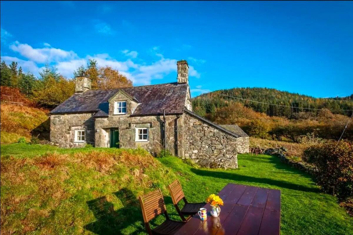 Tyn Y Simdde - Secluded Mountain Stay - Stunning Views Of Eryri ดอลเกซเซย์ ภายนอก รูปภาพ